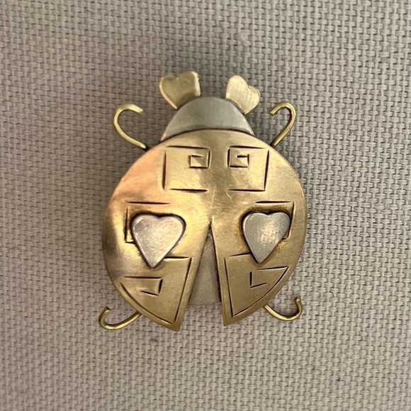 Vintage Brass and Silver Tone Etched Heart Ladybug Brooch - Picture 4 of 7